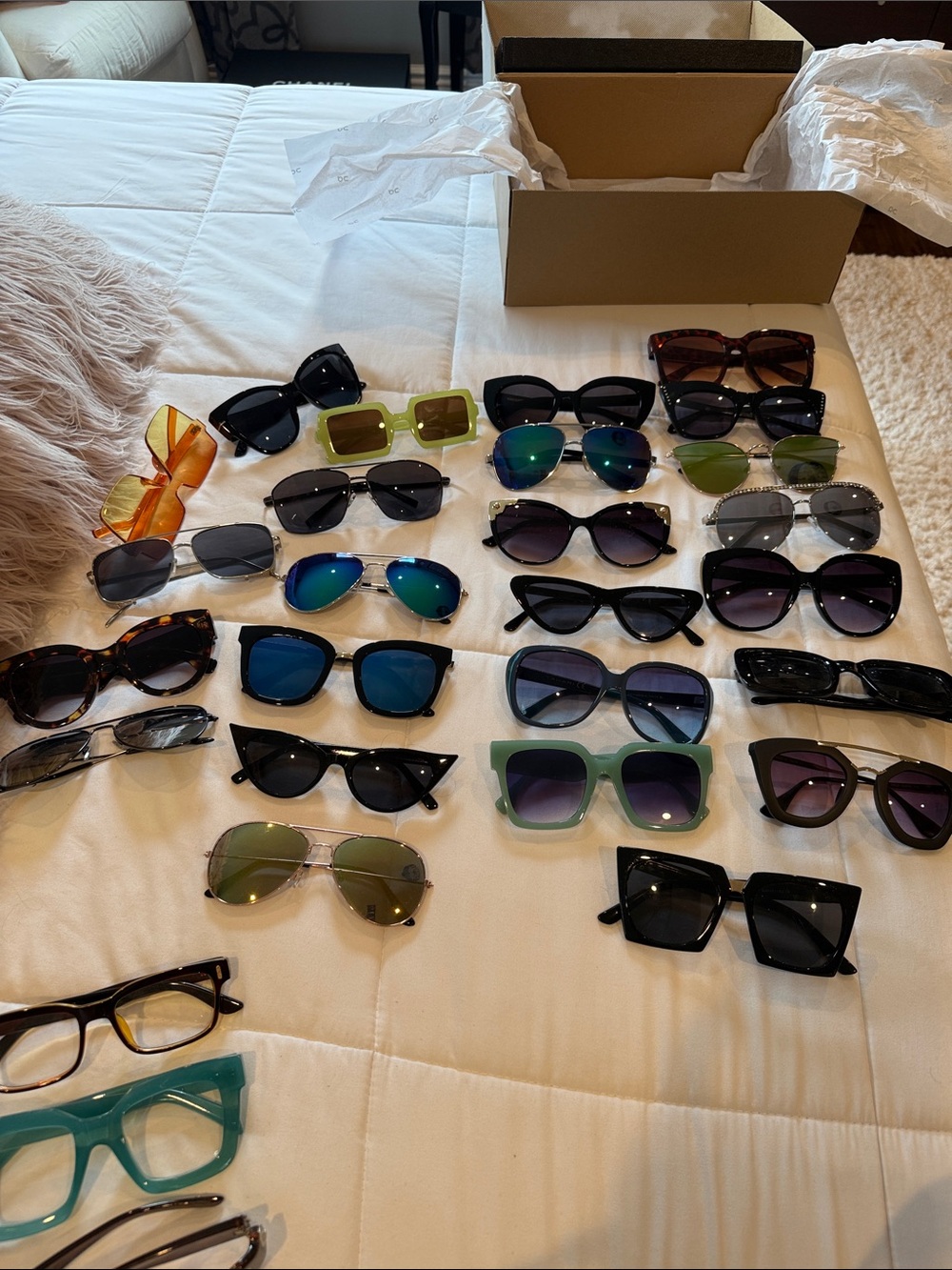 Assorted Women's Fashion Sunglasses - Black, Green, Blue, Tortoiseshell, Yellow